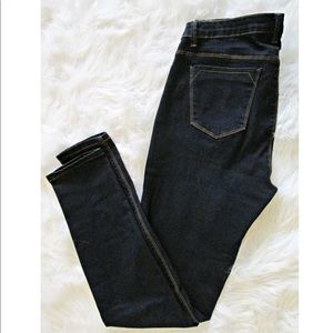 Mid-Rise Jeans